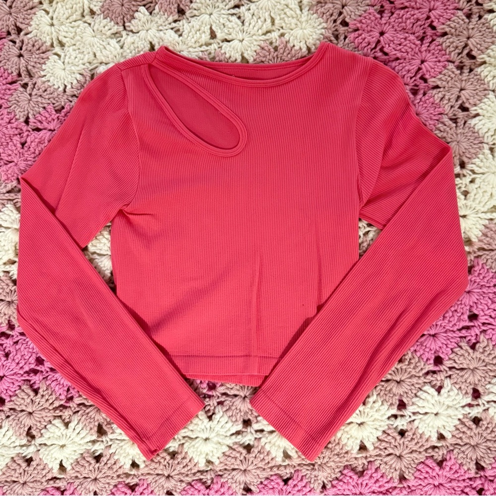 Aura Coral Pink Ribbed Long-Sleeve Crop Top with Shoulder Cutout